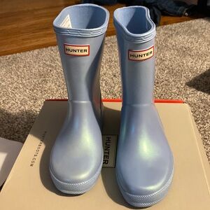 Iridescent blue Hunter boots